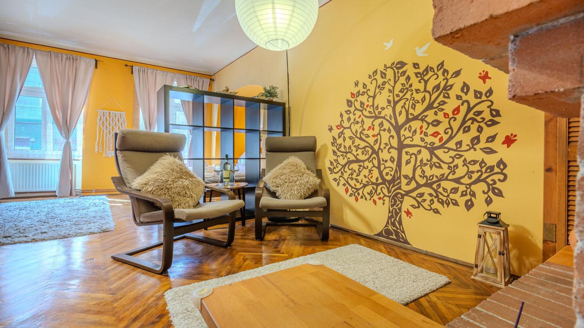 Tree House-old Town *